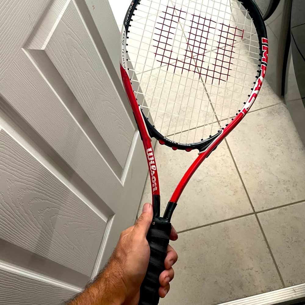 Wilson Impact Tennis Racquet 27 Lenght  new grip